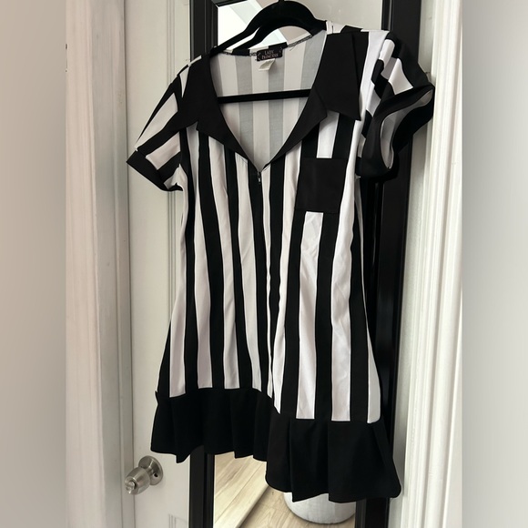 Referee costume- size MEDIUM - Picture 2 of 4